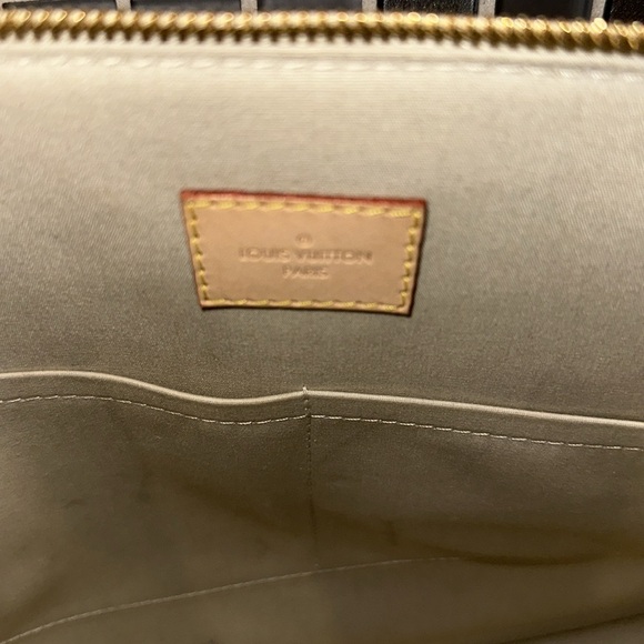 Louis Vuitton Authentic Alma Bag - Cream Patent Leather (Large) - Picture 14 of 17